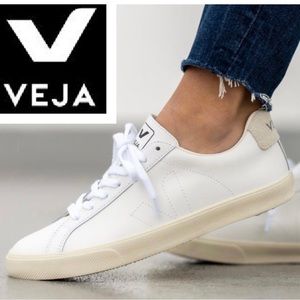 ✨Veja Esplar Leather Logo White Sneakers Women Size 7✨